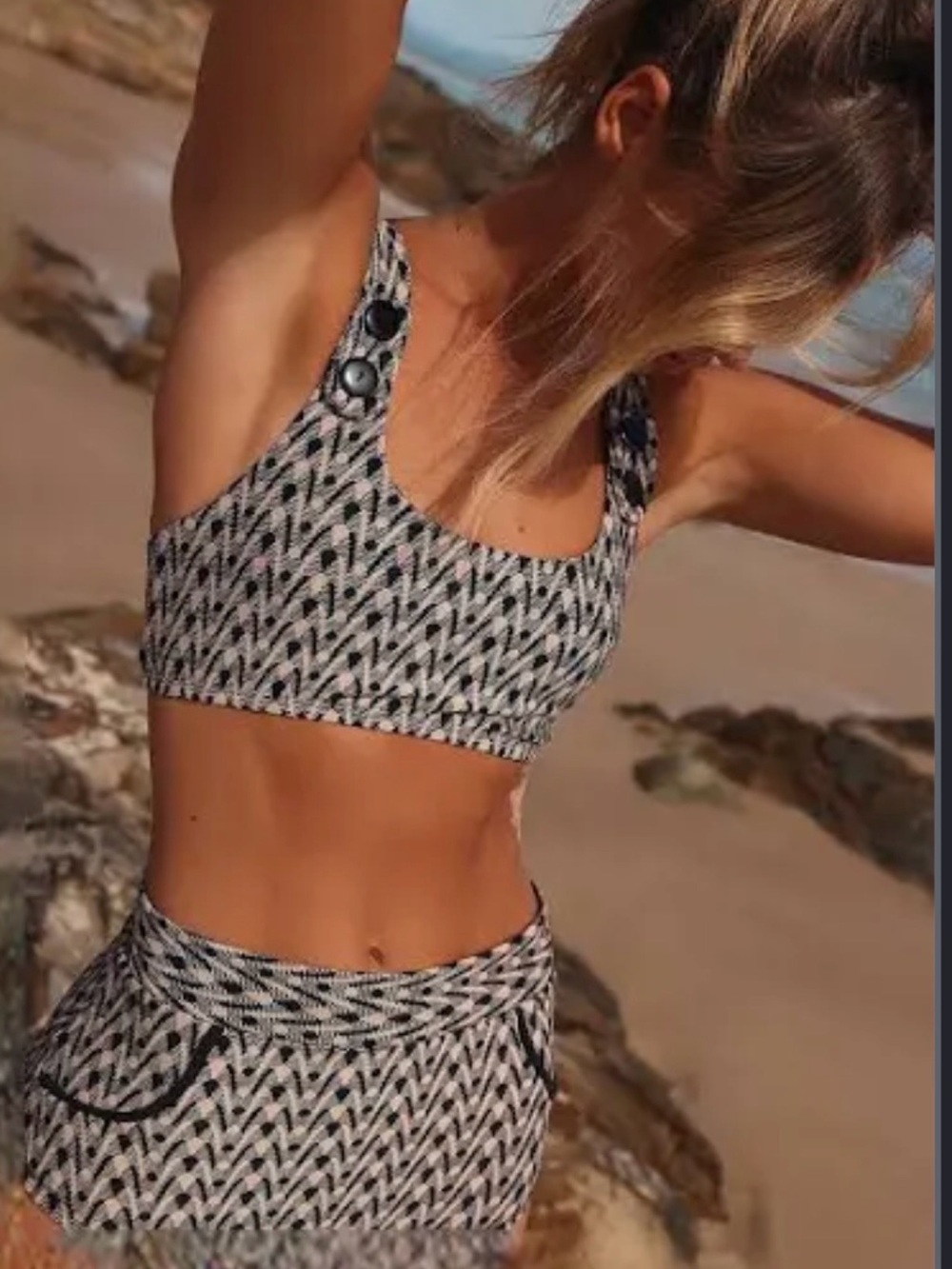 Seea Aries Black and tan Patterned Women's xs surf/swim Top and small Brief Set